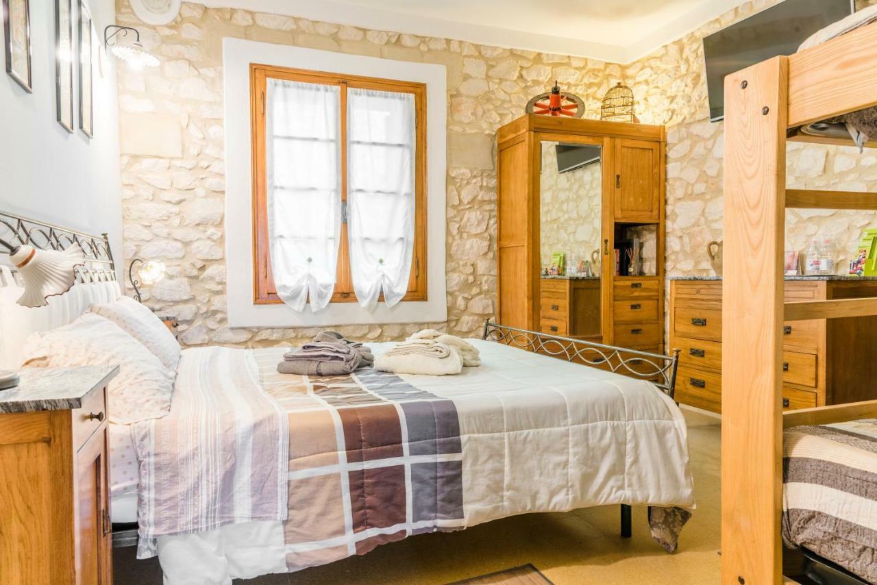Relais Des Roches Bed & Breakfast Sona Bagian luar foto