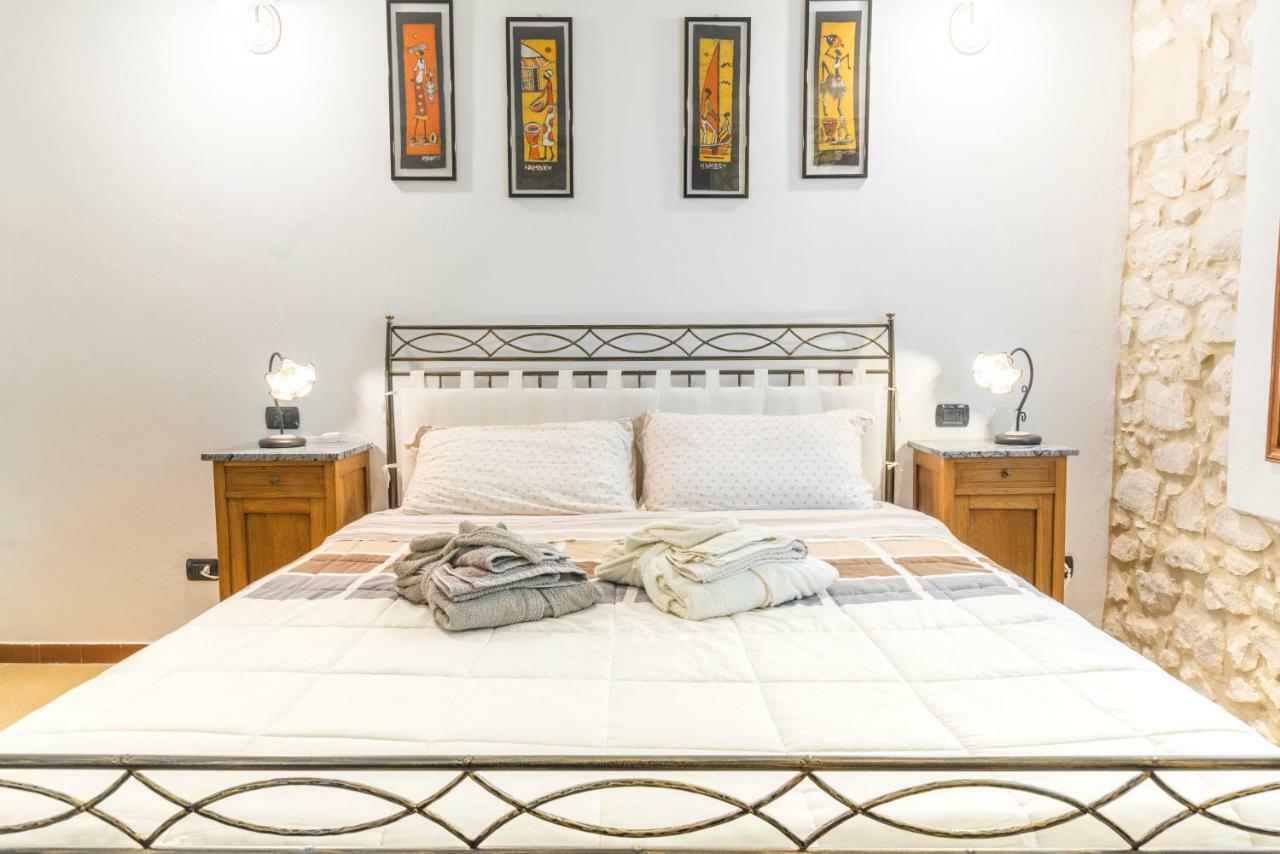 Relais Des Roches Bed & Breakfast Sona Bagian luar foto