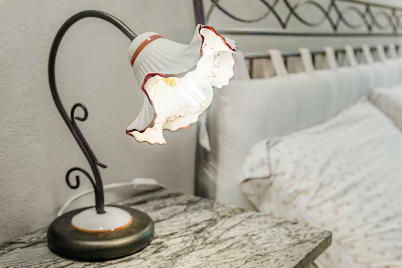 Relais Des Roches Bed & Breakfast Sona Bagian luar foto